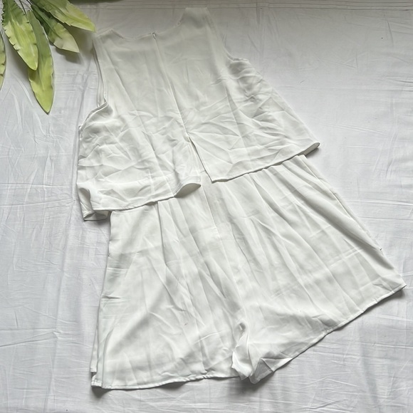 ⭐️tiered Asymmetrical Overlay Loose Fitting Romper⭐️ - Picture 7 of 8